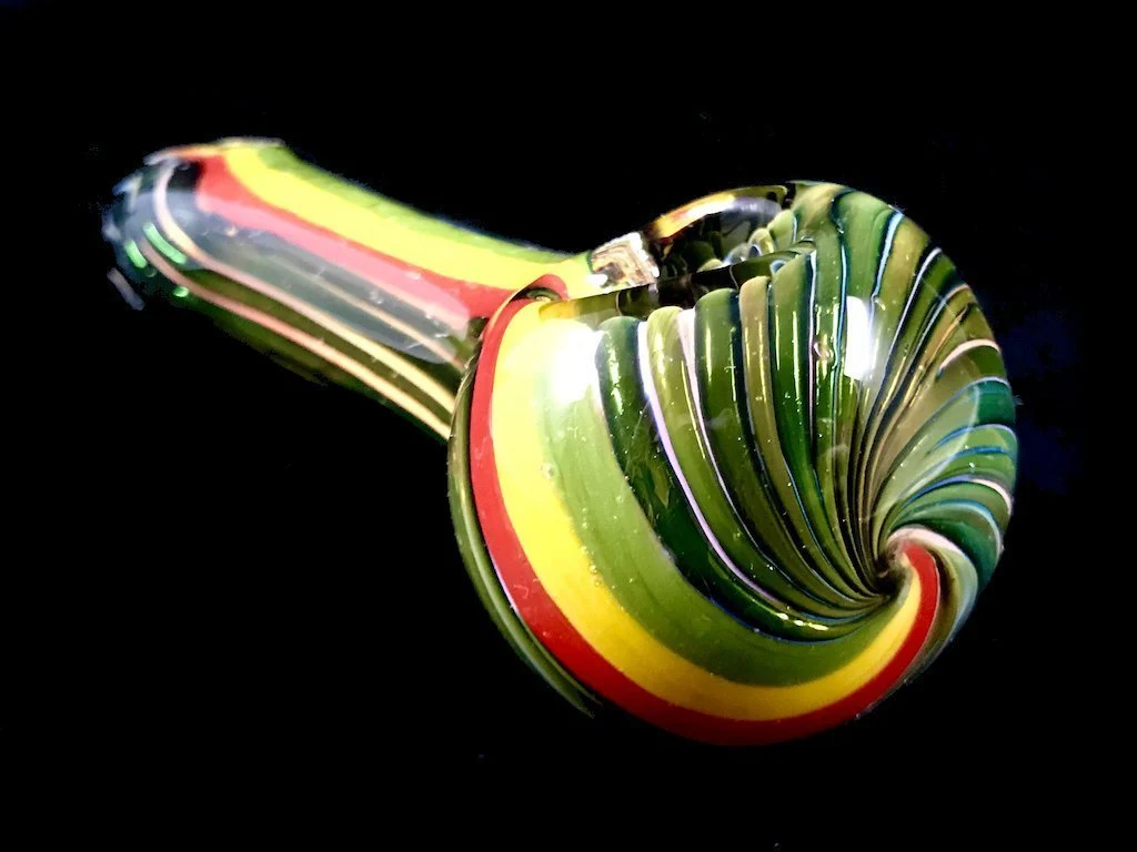 Color Changing Rasta Pipe